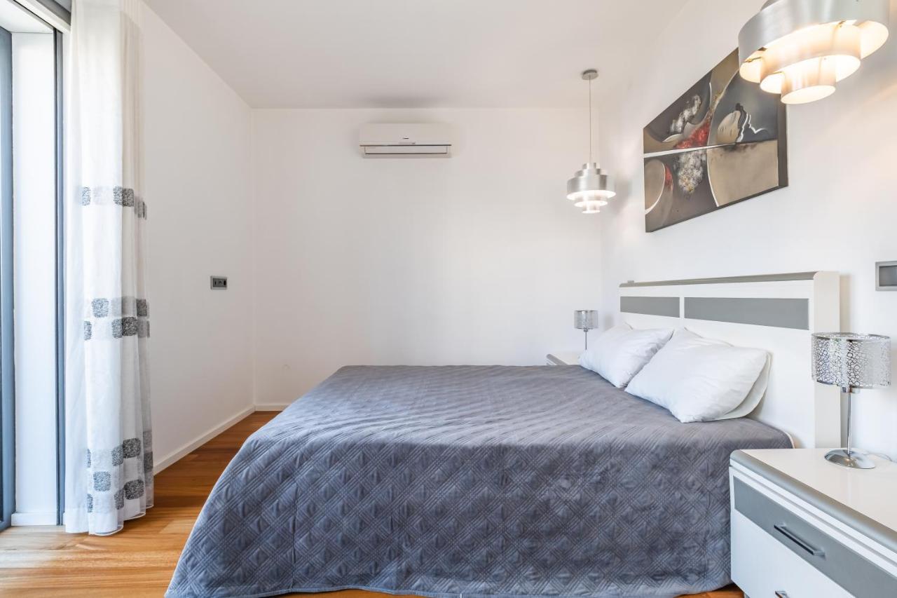 Funchal Casino View, Luxury Apartment, Big Balcony, Free Pool, Wifi And Parking